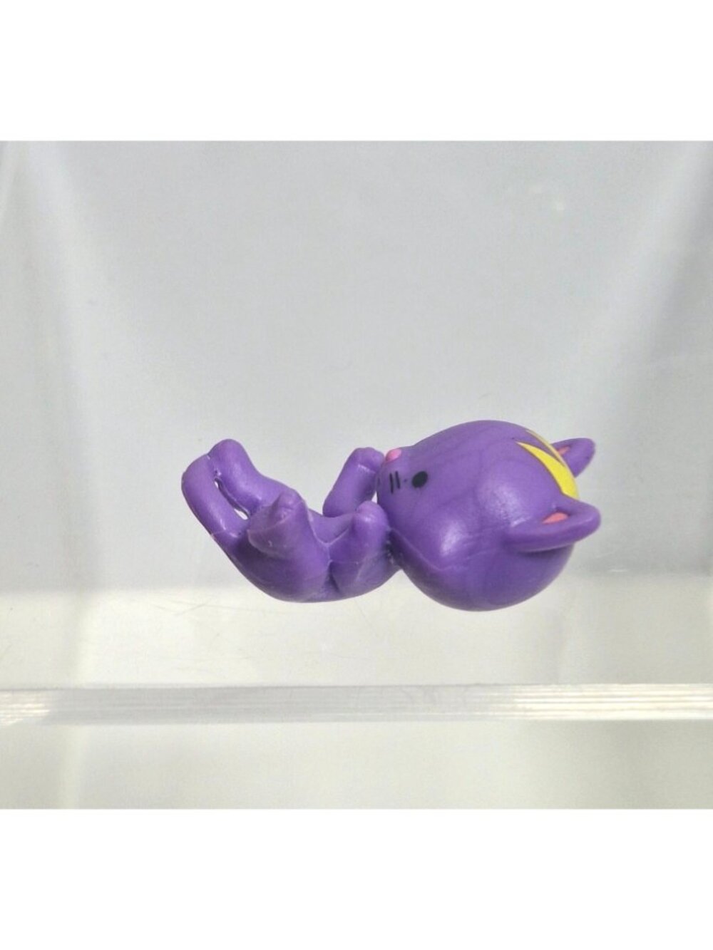Twozies Season 1 Purple Raccoon Baby Figure 1.25" - Picture 4 of 13
